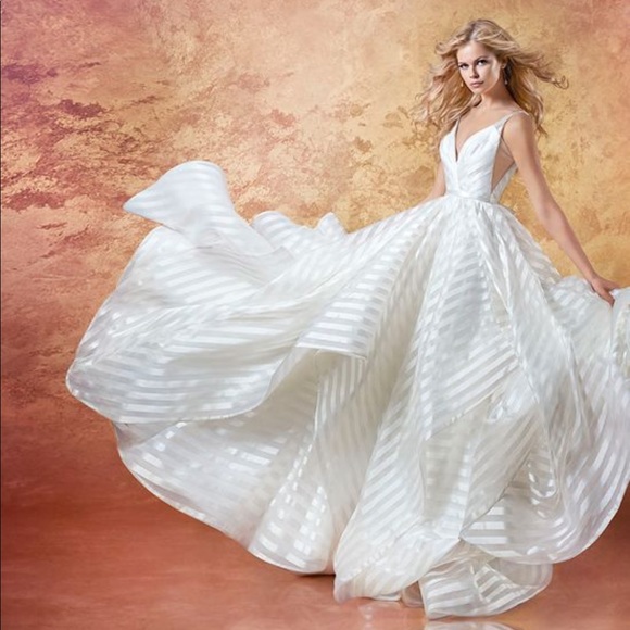 Hayley Paige Decklyn Wedding Gown - Picture 1 of 8